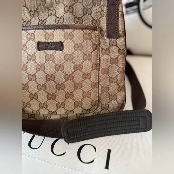 Gucci Vintage GG Monogram Canvas Shoulder Bag - Picture 6 of 15